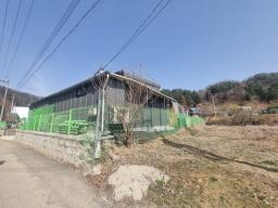 서후천 접한 계획관리지역내 창고 허가 나있는 창고용지와 하천부지 매매