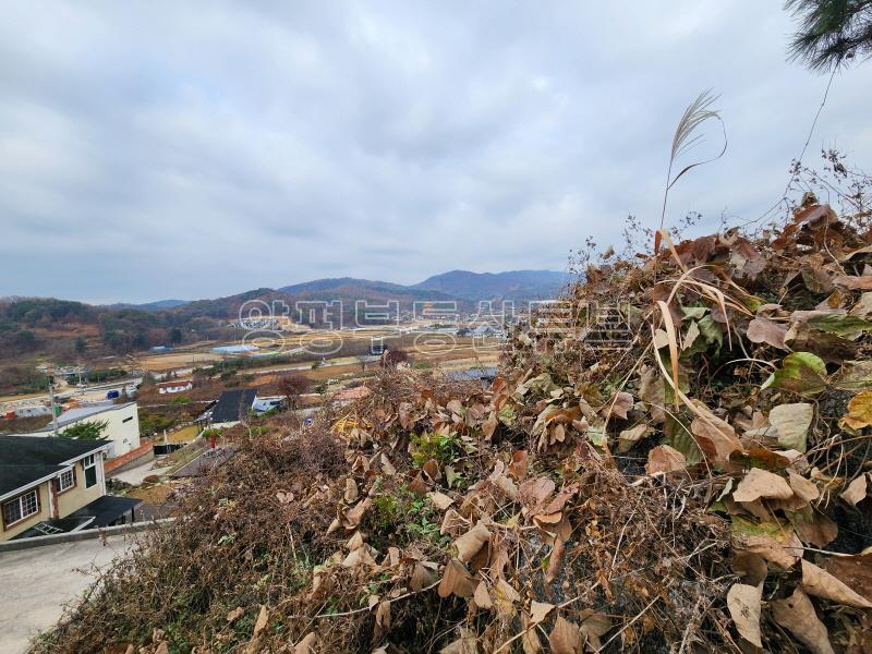 탁트인 영구 전망으로  아름다운 산능선을 바라보는 입지입니다_7