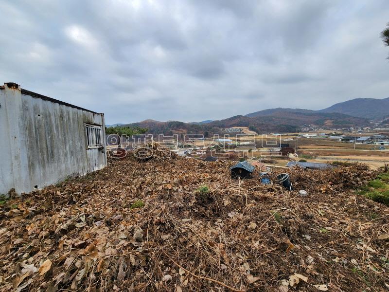 탁트인 영구 전망으로  아름다운 산능선을 바라보는 입지입니다_14