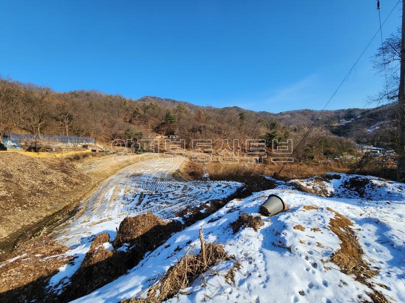 남향으로 탁트이고 완만한 경사에 구거와 접한 6번국도 접근성 좋은 토지_3